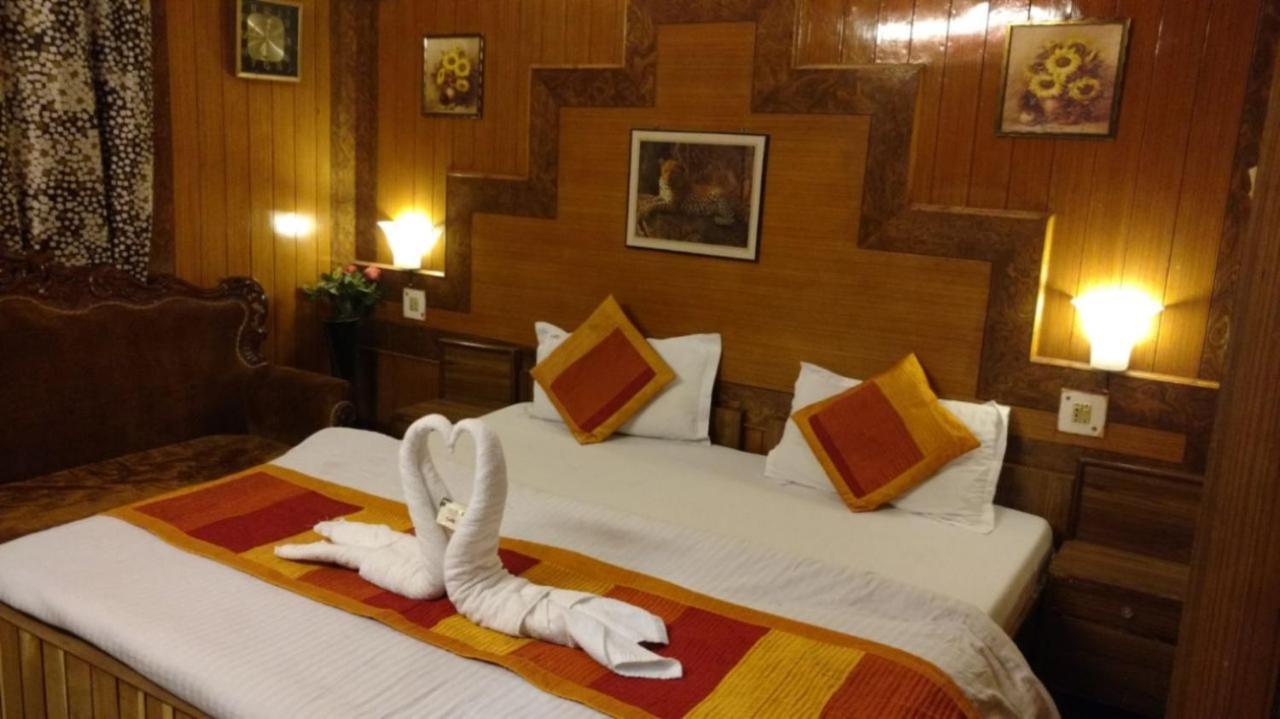 Goroomgo Ankur Lake View Mall Road Nainital - Prime Location With Luxury Room Esterno foto